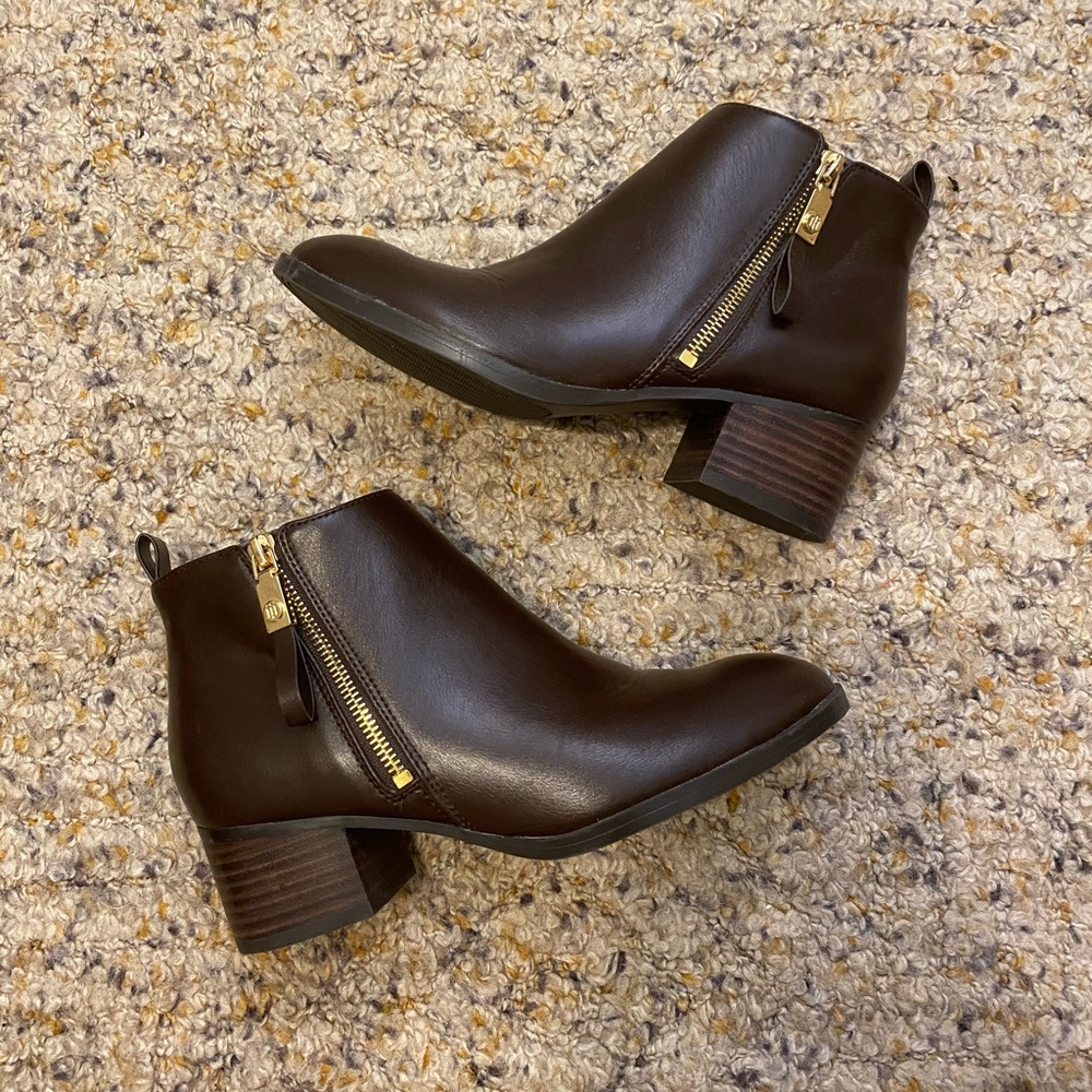 BROWN TOMMY HILFIGER BOOTIES
